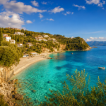 Beste Reisezeit für Korfu: Monat-für-Monat-Guide für Baden, Wandern und Sightseeing